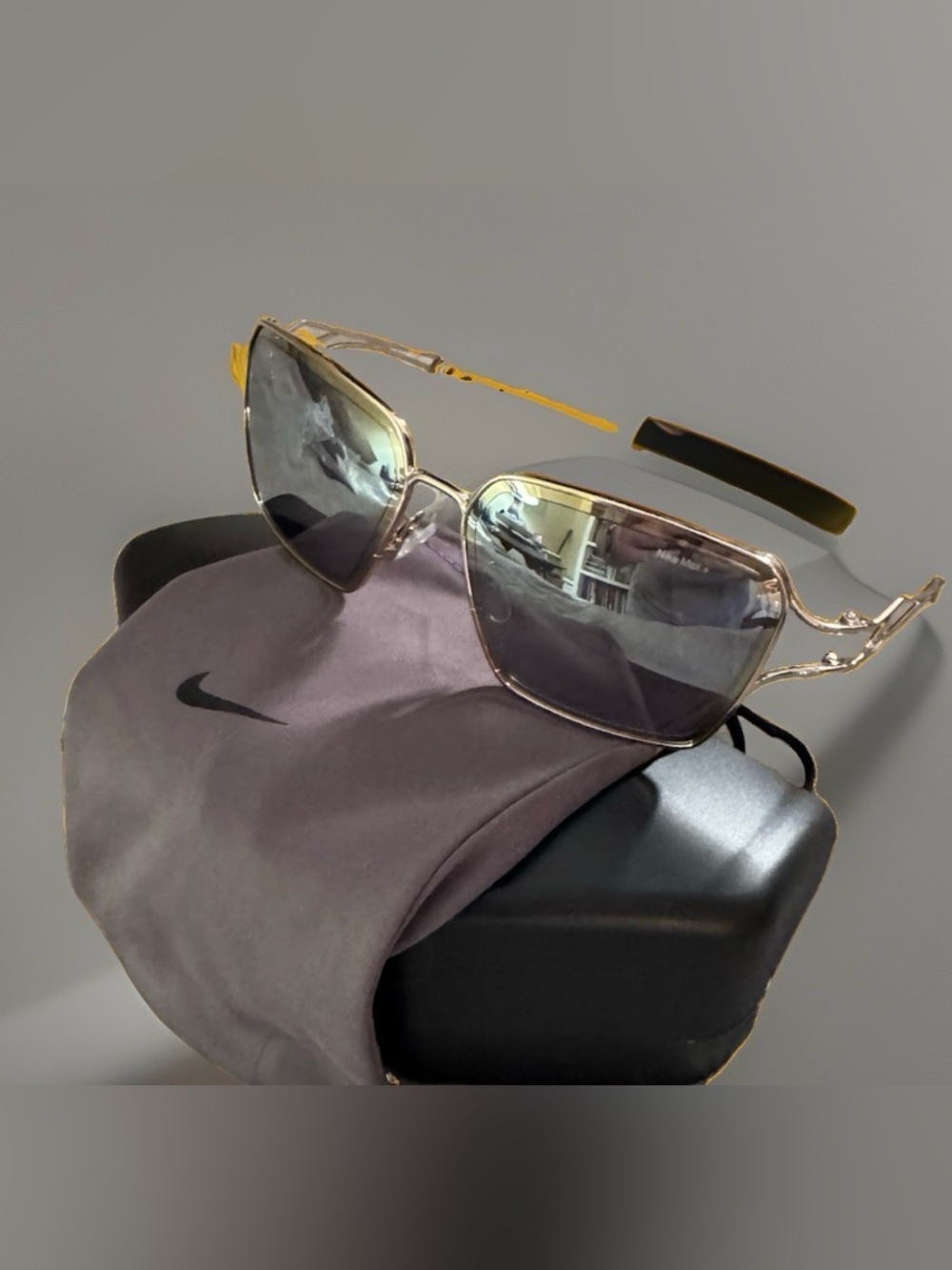🔥AUTHENTIC NEW Nike Max Veil Prism EV24049 Gold Silver Mirror Sunglasses ✨ 🔥